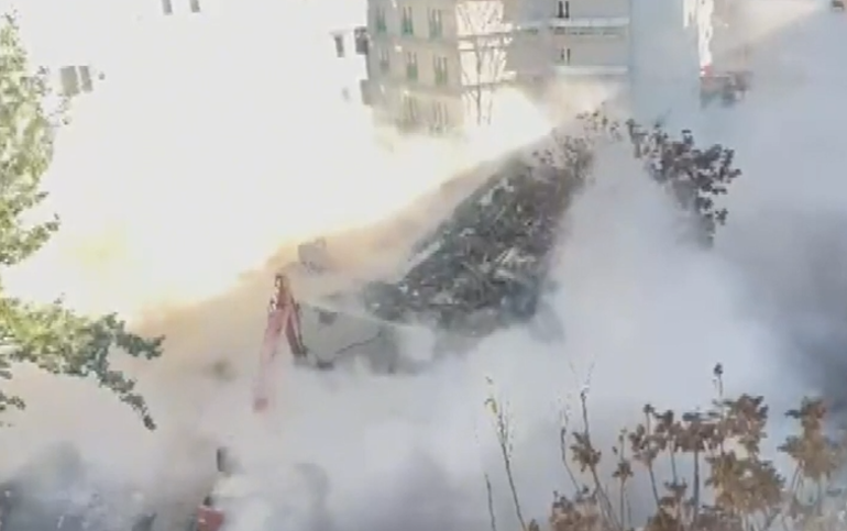 Ankara’nın göbeğinde yıkım paniği! Bina bir anda çöktü, faciadan dönüldü