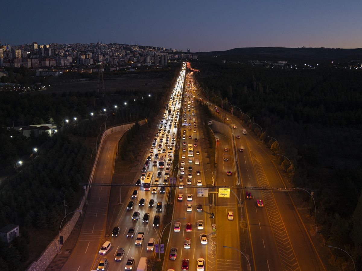 Ankara'nın Trafik Sorunu Büyüyor: Araç Sayısı 3 Milyona Yaklaşıyor! 4 Ankara'nın Trafik Sorunu Büyüyor: Araç Sayısı 3 Milyona Yaklaşıyor!