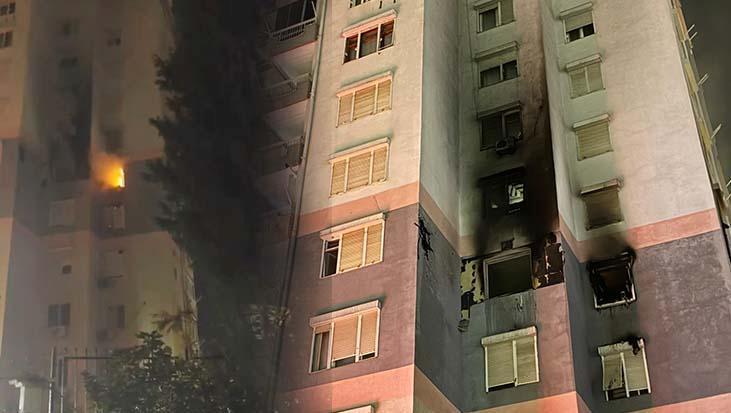 Antalya’da 15 katlı binada korkutan patlama! Alevler daireyi yuttu: 1 yaralı