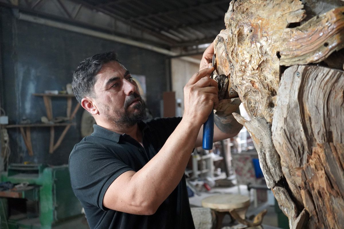 Antalya'da Kaçan Hayvanat Bahçesi Hayvanı Zeus'un Heykeli Yapıldı