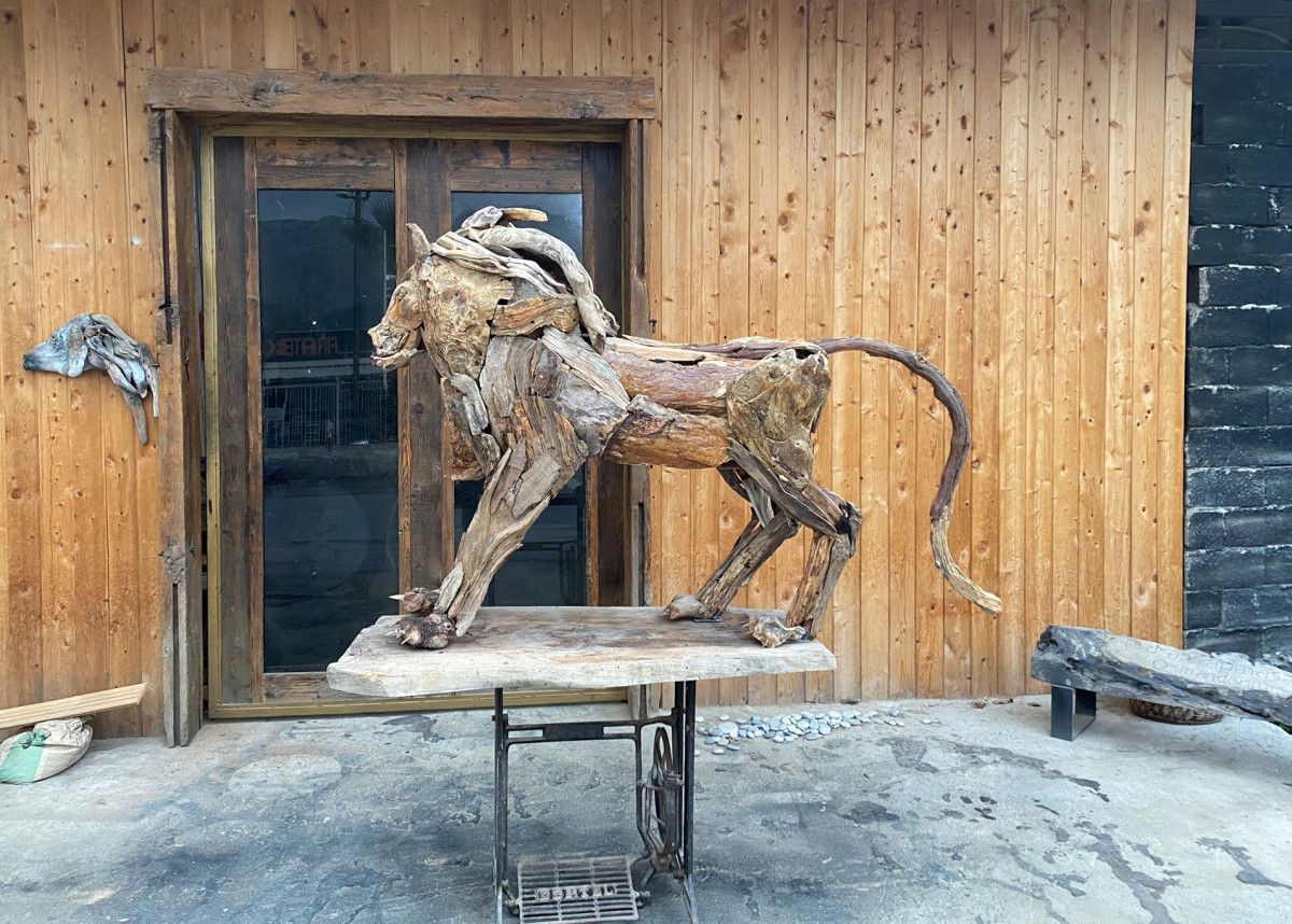 Antalya'da Kaçan Hayvanat Bahçesi Hayvanı Zeus'un Heykeli Yapıldı