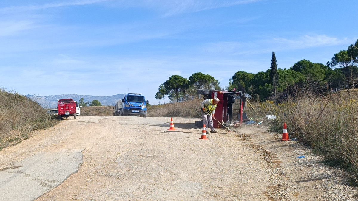 Antalya'da Safari Araçlarının Çarpışması Sonucu 11 Kişi Yaralandı