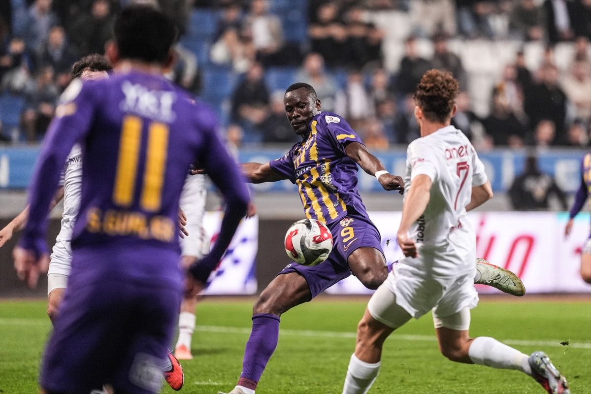 Antalyaspor, Eyüpspor'u Deplasmanda Yenerek Öne Geçti 2 Antalyaspor, Eyüpspor'u Deplasmanda Yenerek Öne Geçti