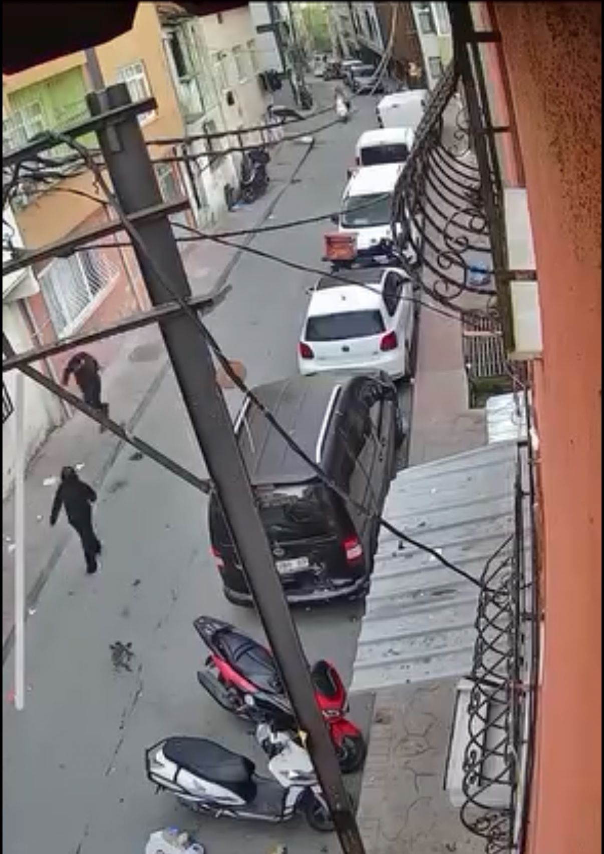 Arkadaşına Korkunç Bir Darbe: Yarın Okulda Kaos Bekleniyor! 4 Arkadaşına Korkunç Bir Darbe: Yarın Okulda Kaos Bekleniyor!