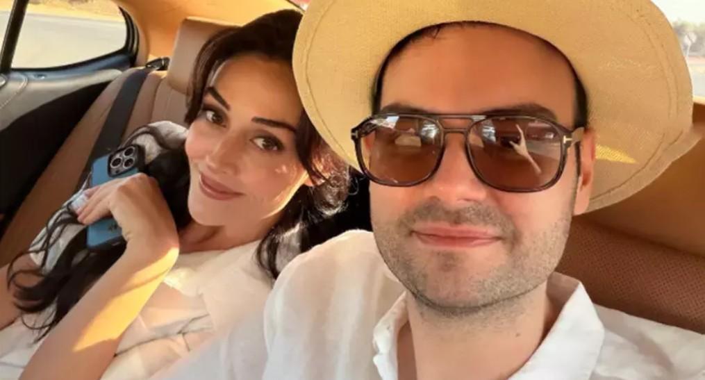 Aşıklar Fas'ta ortaya çıktı! Faruk Sabancı ve Esra Bilgiç çiftinden yeni kare 6 Aşıklar Fas'ta ortaya çıktı! Faruk Sabancı ve Esra Bilgiç çiftinden yeni kare