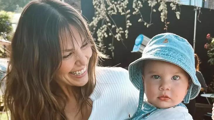 Aslı Enver'den sürpriz paylaşım! İşte kızı Elay'ın son hali 4 Aslı Enver'den sürpriz paylaşım! İşte kızı Elay'ın son hali