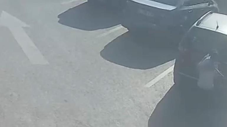 Bagajı açtı, 50 bin liralık laptopu alıp kaçtı! Pendik’te hırsızlık anı güvenlik kamerasında