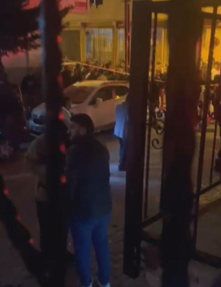 Bağcılar'da 2 katlı binada mutfak tüpü patladı: 1'i ağır 3 yaralı 2 Bağcılar'da 2 katlı binada mutfak tüpü patladı: 1'i ağır 3 yaralı