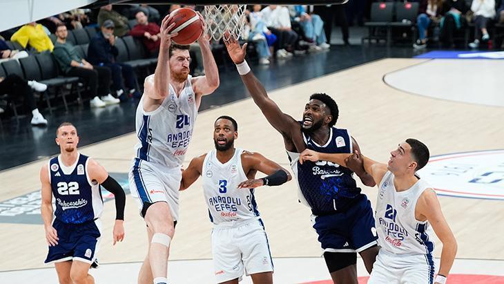 Bahçeşehir Koleji’nden 7. galibiyet! Anadolu Efes ligde 2. yenilgisini aldı