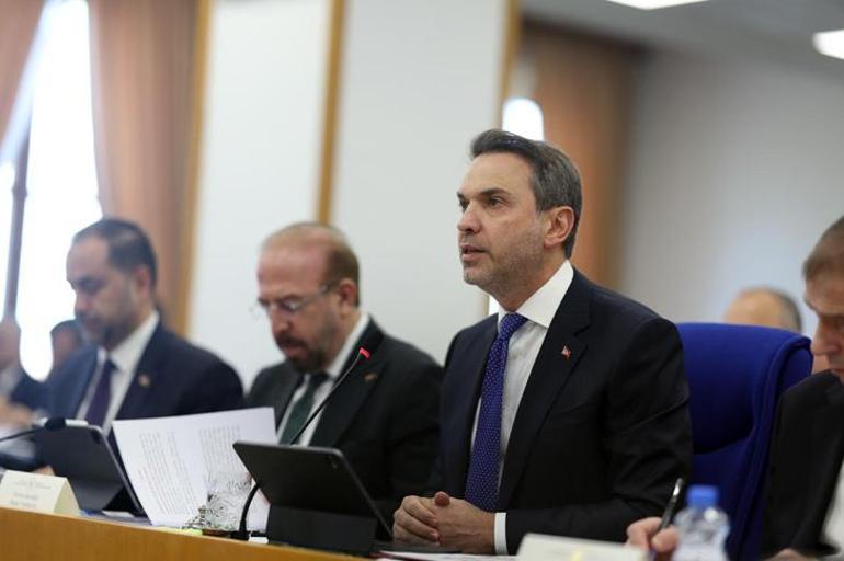 Bakan Bayraktar: 97 bin ruhsat iptal edildi, kazı yapılan alan Türkiye'nin binde 1'i 2 Bakan Bayraktar: 97 bin ruhsat iptal edildi, kazı yapılan alan Türkiye'nin binde 1'i