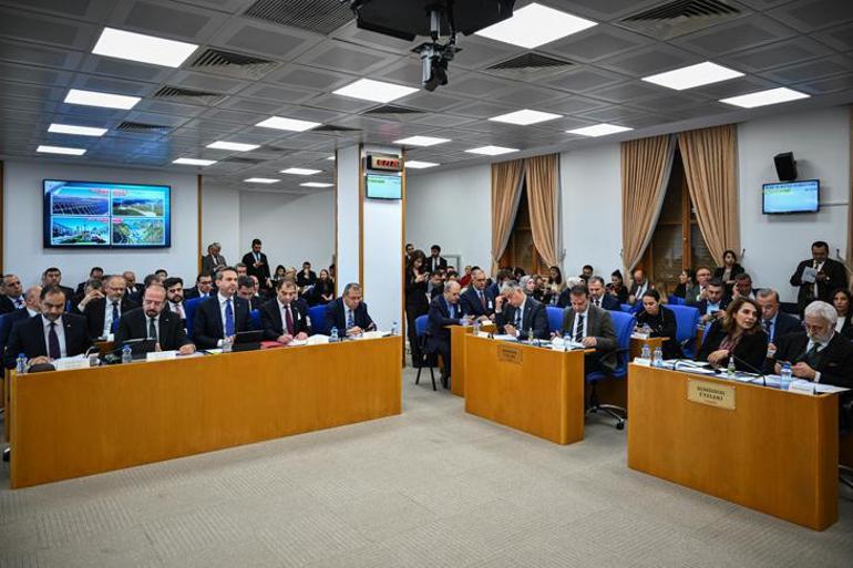 Bakan Bayraktar: 97 bin ruhsat iptal edildi, kazı yapılan alan Türkiye'nin binde 1'i 4 Bakan Bayraktar: 97 bin ruhsat iptal edildi, kazı yapılan alan Türkiye'nin binde 1'i