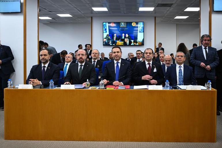 Bakan Bayraktar: 97 bin ruhsat iptal edildi, kazı yapılan alan Türkiye'nin binde 1'i 5 Bakan Bayraktar: 97 bin ruhsat iptal edildi, kazı yapılan alan Türkiye'nin binde 1'i