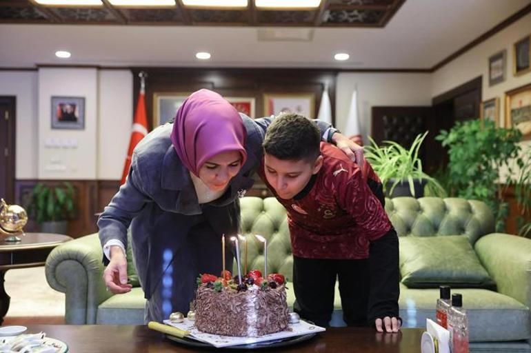 Bakan Göktaş, şehit oğlunun doğum gününü kutladı 1 Bakan Göktaş, şehit oğlunun doğum gününü kutladı