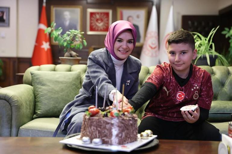 Bakan Göktaş, şehit oğlunun doğum gününü kutladı 2 Bakan Göktaş, şehit oğlunun doğum gününü kutladı