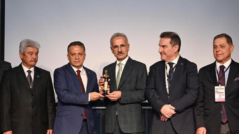 Bakan Uraloğlu: 5G ile iletişim hızımız 10 kat artacak 1 Bakan Uraloğlu: 5G ile iletişim hızımız 10 kat artacak