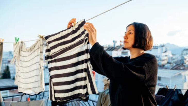 Balkonda çamaşır kurutma hatası: Tül kullanmazsanız uykusuzluk kapıda!