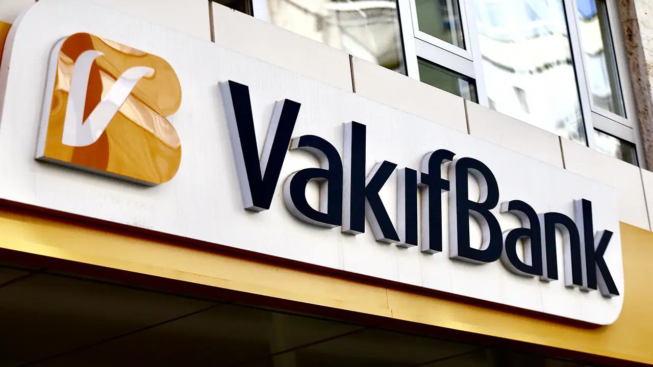 Bankalar yine yarışta: Emekliye 30 bin TL promosyon veren o banka açıklandı! En yüksek emekli promosyonu hangi bankada?