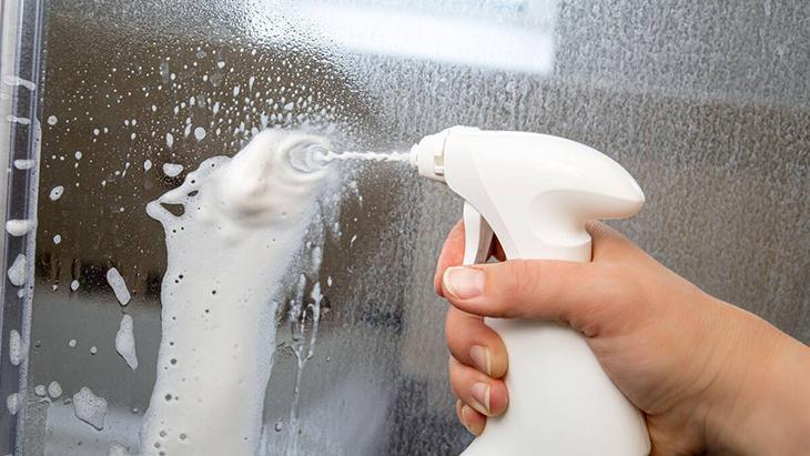 Banyo camları kaymak gibi oluyor! Sıvı duş jeli ömrünü uzatıyor 2 Banyo camları kaymak gibi oluyor! Sıvı duş jeli ömrünü uzatıyor