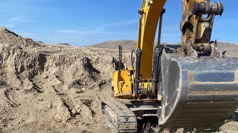 Barakanın altında inanılmaz keşif! Defineciler ortaya çıkardı 4 Barakanın altında inanılmaz keşif! Defineciler ortaya çıkardı