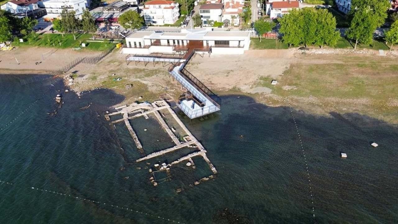 Bazilikada 2 bin yıllık beddua görenleri hayrete düşürdü