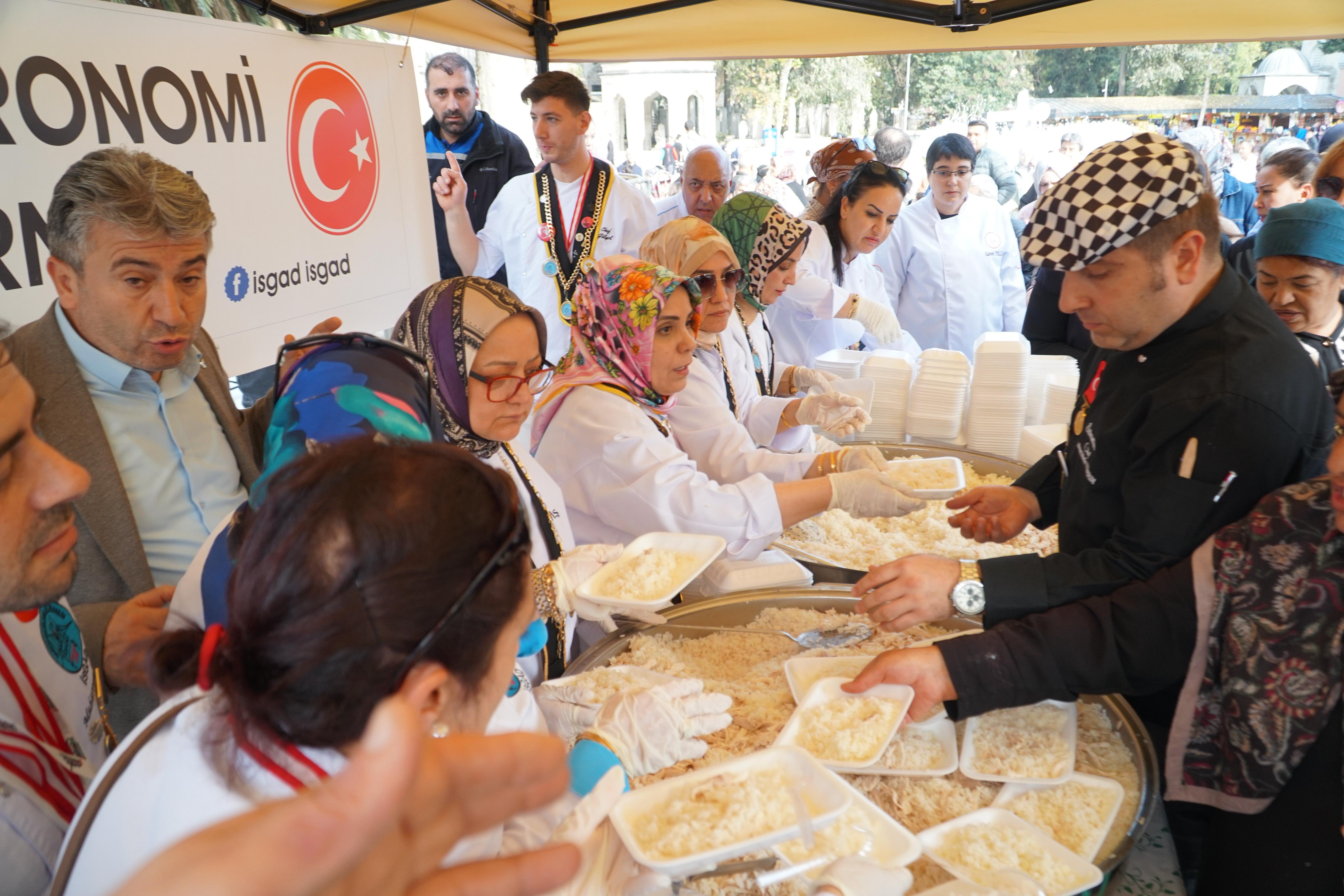 Bedava Sürpriz: İstanbul'un Sıradışı Kuyruğuna Katılın!