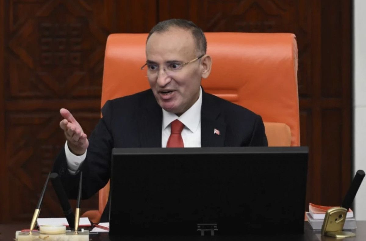 Bekir Bozdağ'ın Meclis'e Dönüşü: Zayıflığıyla Dikkat Çeken Anlar 2 Bekir Bozdağ'ın Meclis'e Dönüşü: Zayıflığıyla Dikkat Çeken Anlar