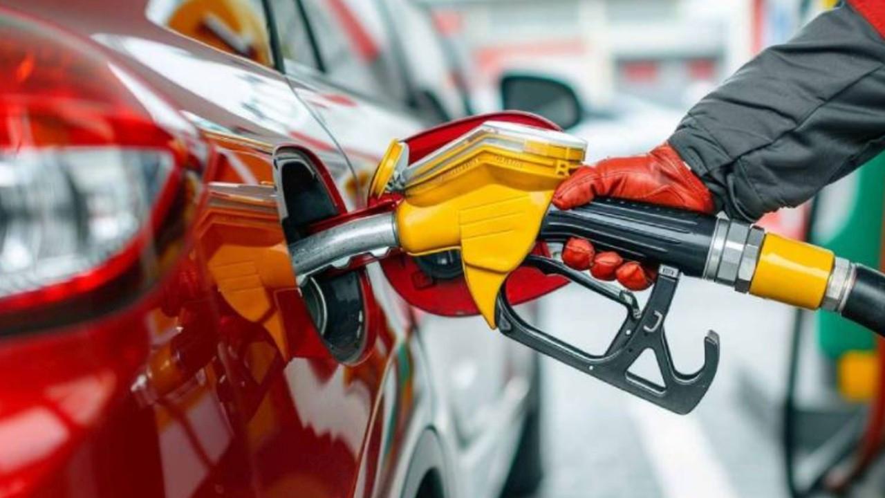 Benzine zam görüldü: Yeni tarife belli oldu!