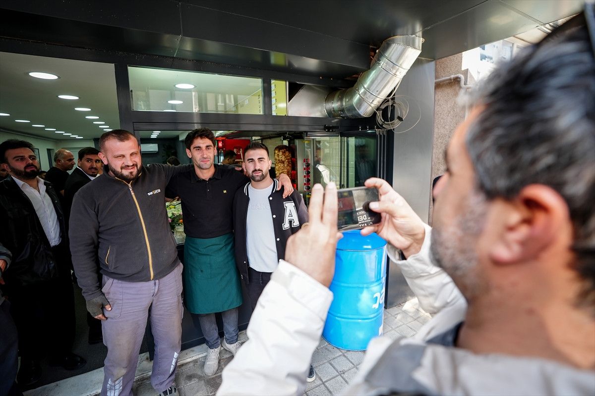 Beşiktaş'ın Unutulmaz İsmi: Orkan Çınar Bursa'da Döner Kesim Macerası! 4 Beşiktaş'ın Unutulmaz İsmi: Orkan Çınar Bursa'da Döner Kesim Macerası!