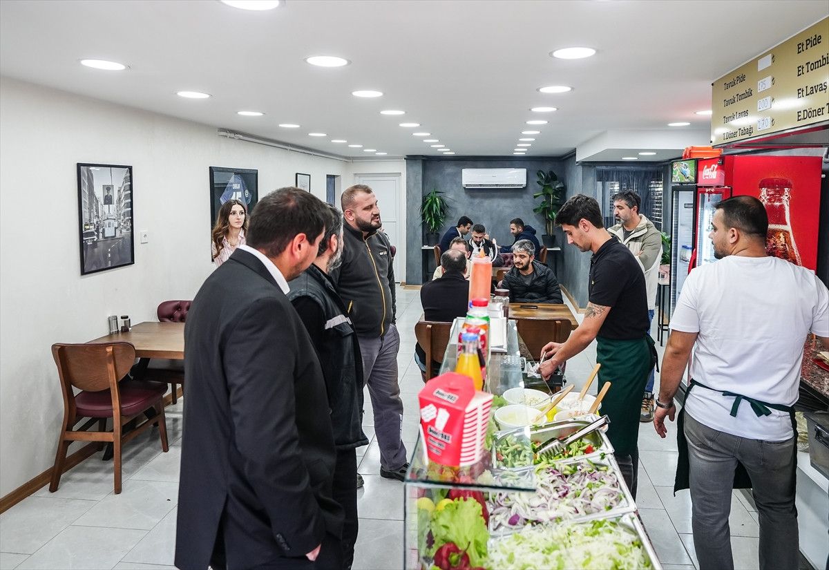 Beşiktaş'ın Unutulmaz İsmi: Orkan Çınar Bursa'da Döner Kesim Macerası! 8 Beşiktaş'ın Unutulmaz İsmi: Orkan Çınar Bursa'da Döner Kesim Macerası!