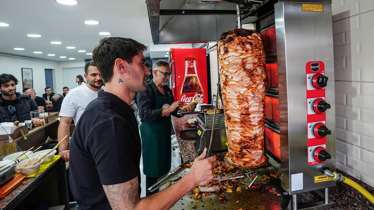 Beşiktaş’ın Unutulmaz İsmi: Orkan Çınar Bursa’da Döner Kesim Macerası!