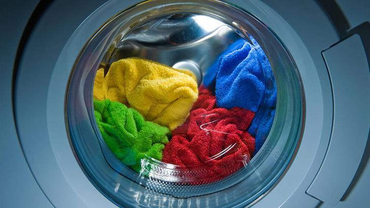 Beyazlatmıyor, ferahlatıyor! Ayda bir kere makineyi boş çalıştırın, 1 kapak eklemek yetiyor 6 Beyazlatmıyor, ferahlatıyor! Ayda bir kere makineyi boş çalıştırın, 1 kapak eklemek yetiyor