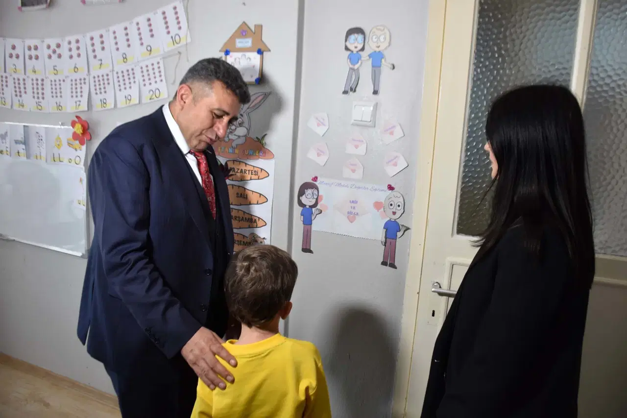 Beyin tümörüyle uğraş eden Ahmet’e meskende sınıf kuruldu 1 Beyin tümörüyle uğraş eden Ahmet’e meskende sınıf kuruldu