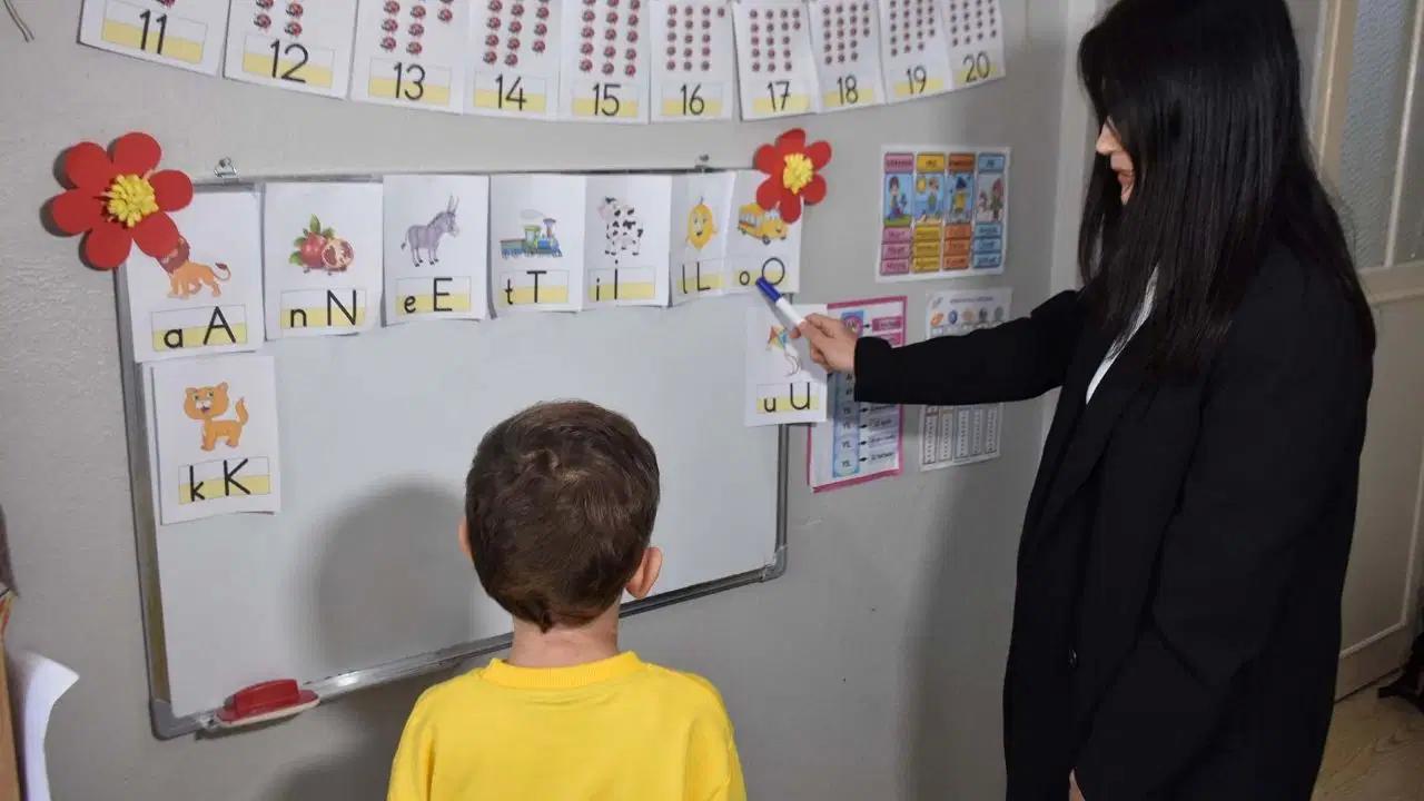 Beyin tümörüyle uğraş eden Ahmet’e meskende sınıf kuruldu