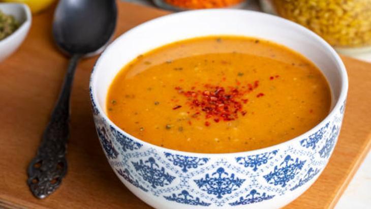 Bir parça ekleyin, mercimek çorbasıyla 10 yaş gençleşin!