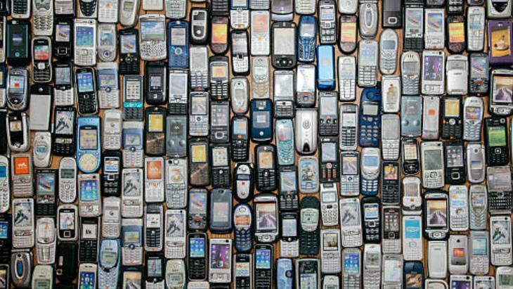 Bir servet saklıyor olabilirsiniz! Eski telefonları kontrol edin: 3 model gözde 2 Bir servet saklıyor olabilirsiniz! Eski telefonları kontrol edin: 3 model gözde