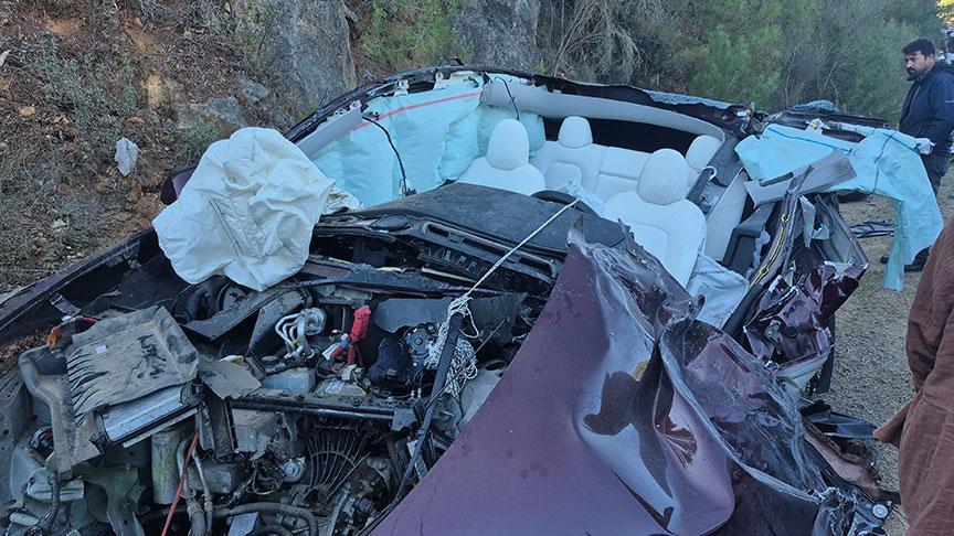 Bodrum’da feci kaza! TIR ile otomobilin kafa kafaya çarpıştı