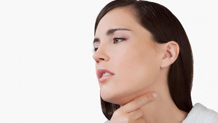 Boğaz ağrısına simit şoku! Bir parçası bile zımpara görevi görüyor