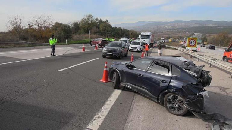 Bolu'da trafiği kilitleyn kaza: Otoyolda cip, otomobile çarptı: 1 ölü,