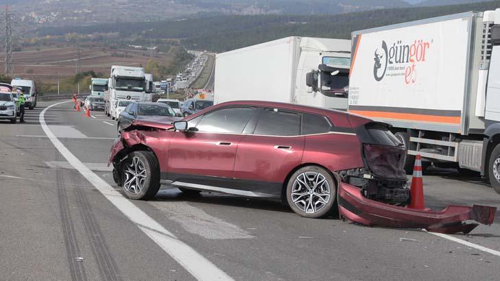 Bolu'da trafiği kilitleyn kaza: Otoyolda cip, otomobile çarptı: 1 ölü,