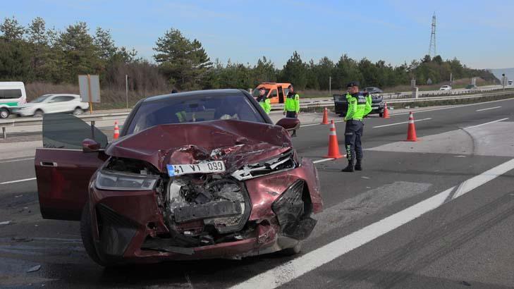 Bolu'da trafiği kilitleyn kaza: Otoyolda cip, otomobile çarptı: 1 ölü,