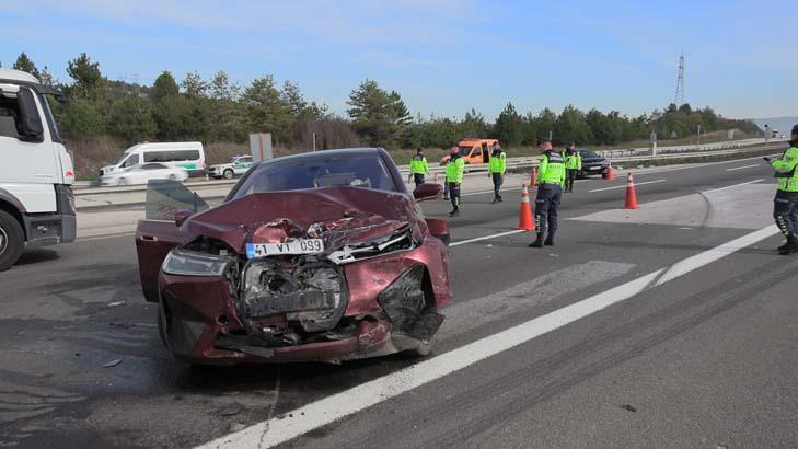 Bolu'da trafiği kilitleyn kaza: Otoyolda cip, otomobile çarptı: 1 ölü,