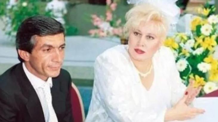 Bu dünyadan bir Muazzez Abacı geçti... Satış rekorları kırdı, kabadayı aşkıyla manşetlerden inmedi 7 Bu dünyadan bir Muazzez Abacı geçti... Satış rekorları kırdı, kabadayı aşkıyla manşetlerden inmedi