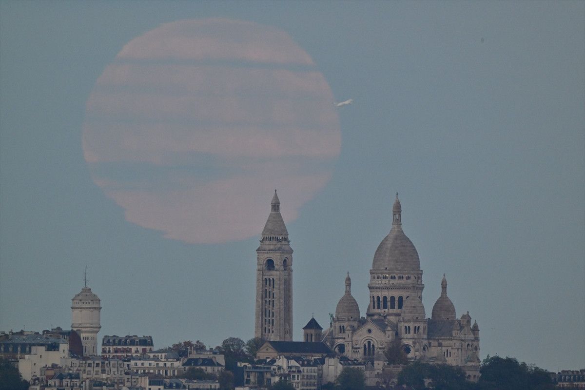 Bu Geceki Kunduz Süper Ay: Yılın En Parlak Dolunayı Gökyüzünde! 7 Bu Geceki Kunduz Süper Ay: Yılın En Parlak Dolunayı Gökyüzünde!