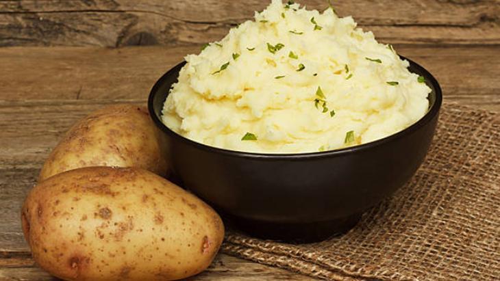 Bugüne dek sır gibi kalmış! İpeksi patates püresinin gizli malzemesi: Birkaç kaşık yeterli 4 Bugüne dek sır gibi kalmış! İpeksi patates püresinin gizli malzemesi: Birkaç kaşık yeterli