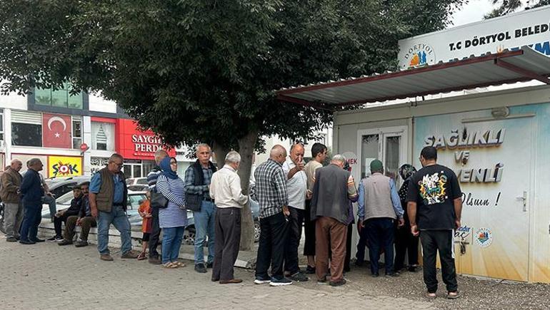 Burada ekmek 7 TL! Metrelerce kuyruk oluyor