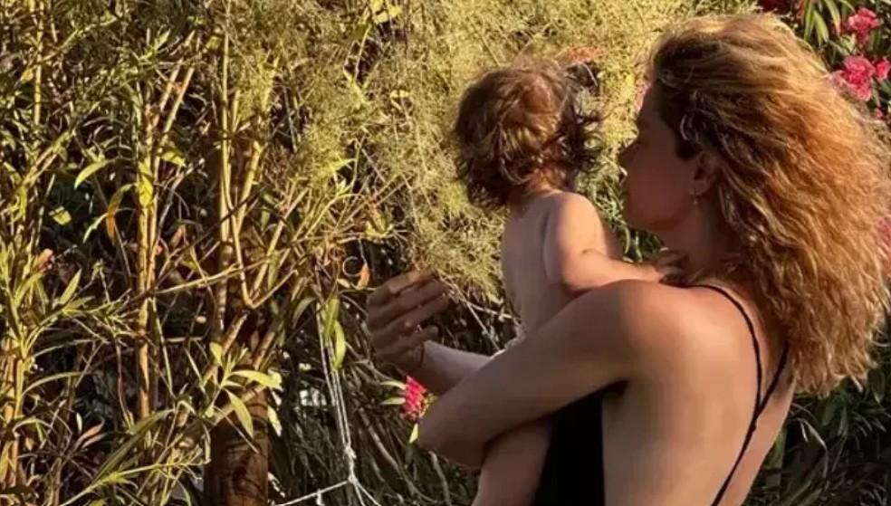 Burcu Biricik kuralını bozdu! İşte kızı Luna'nın son hali 4 Burcu Biricik kuralını bozdu! İşte kızı Luna'nın son hali