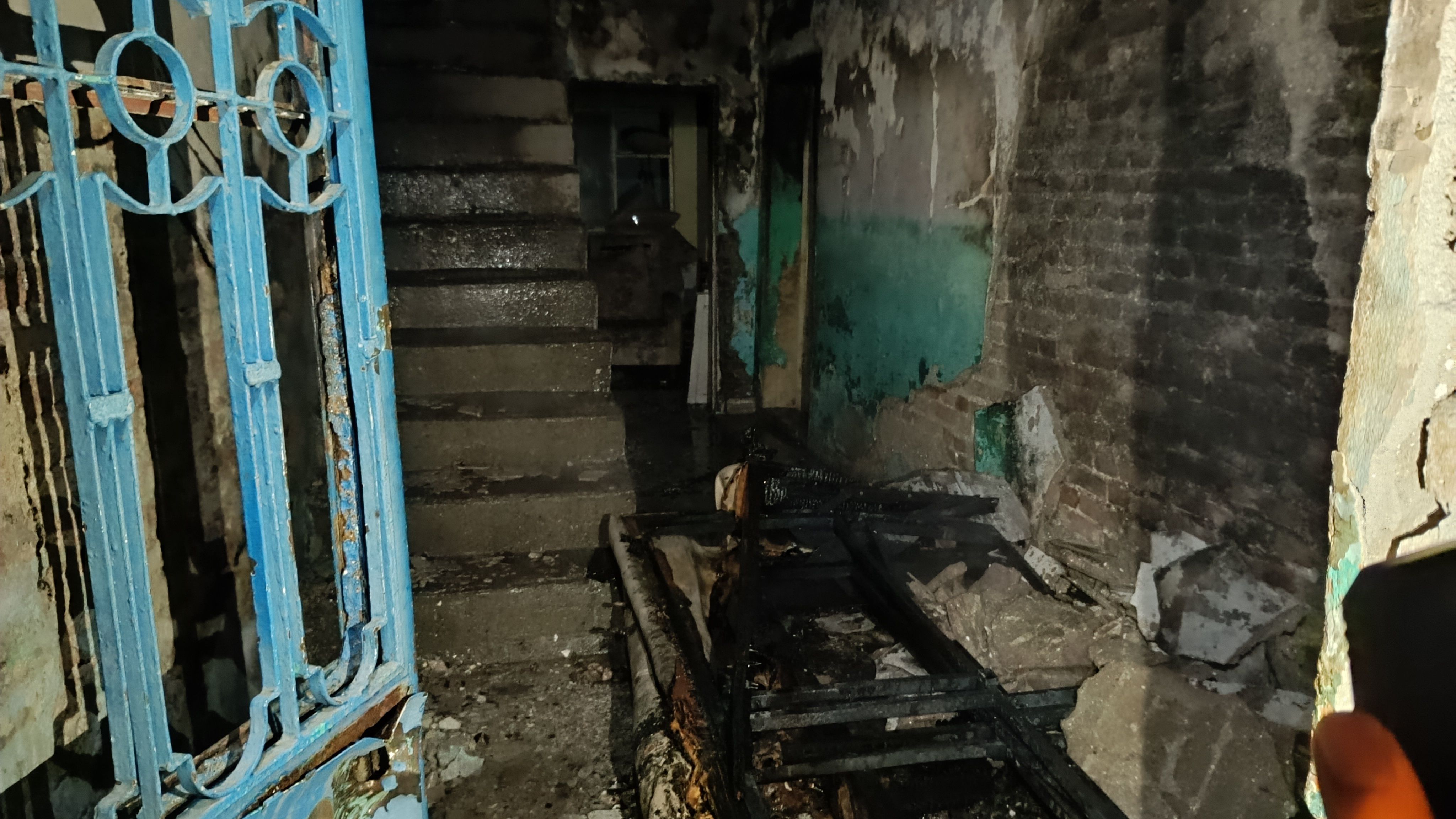 Bursa'da Şok Eden Olay: Kişi Kendi Evini Alevlere Teslim Etti!