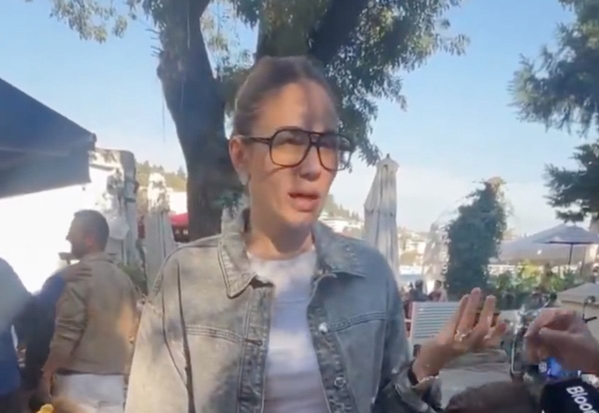 Buse Varol'un Sıradışı Ayakkabıları: Sosyal Medyanın Yeni Fenomeni!