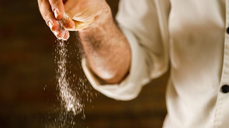 Buzdolabının üzerine bırakıyorlar! İngilizlerin dikkat çeken tuz formülü, işte sebebi 1 Buzdolabının üzerine bırakıyorlar! İngilizlerin dikkat çeken tuz formülü, işte sebebi