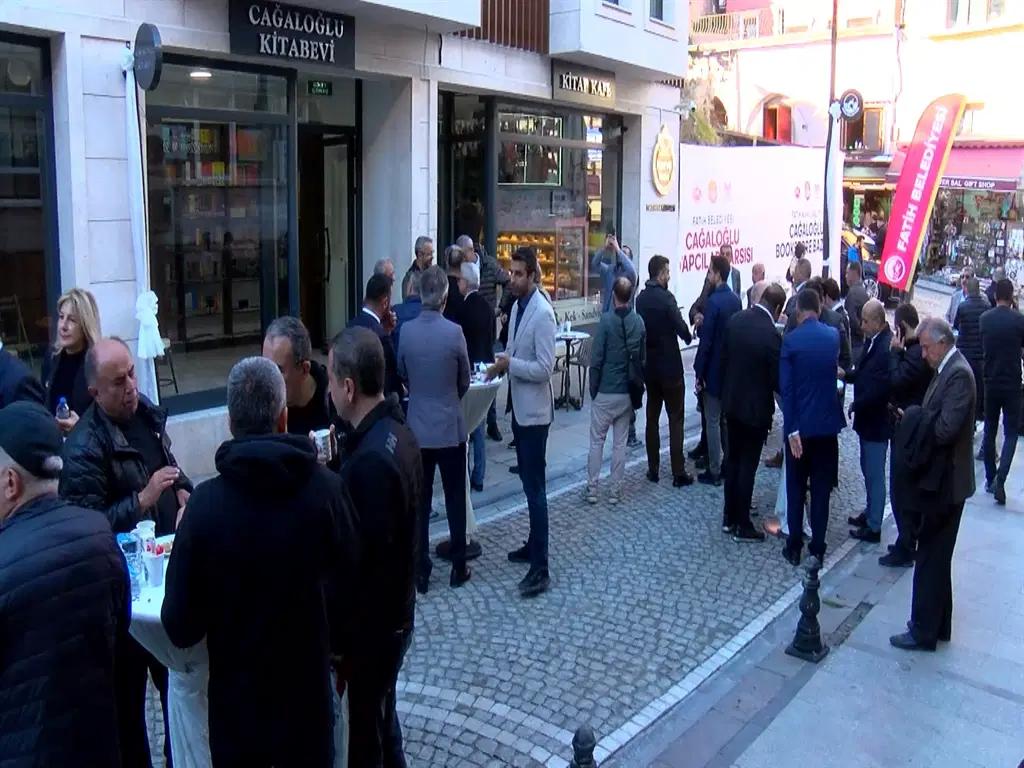 Cağaloğlu Kitapçılar Sokağı yine hayatta